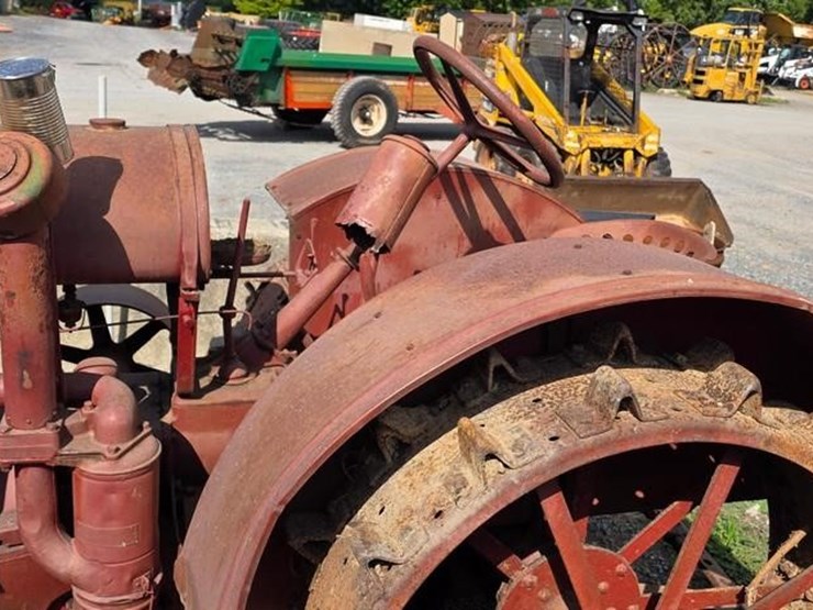 mccormick-deereing-1020-tractor-(not-running)-image-13