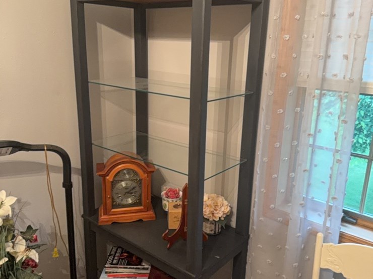 6-foot-shelf,-excellent-quality,-gray,-has-glass-shelves,-and-light-on-top-image-1