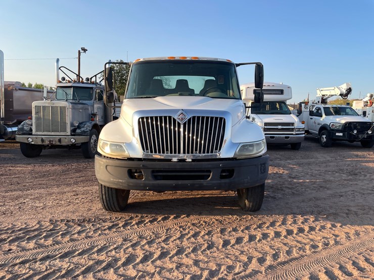 2003-international-durastar-4200-image-2