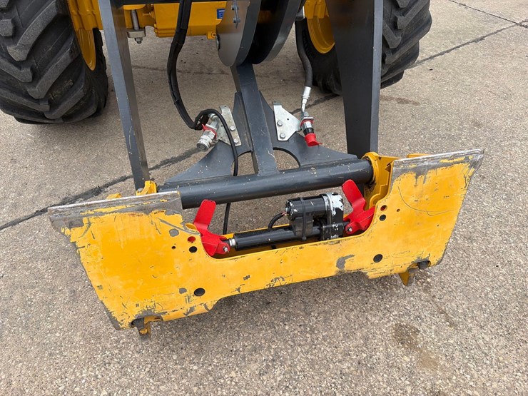 2021-deere-324l-image-14