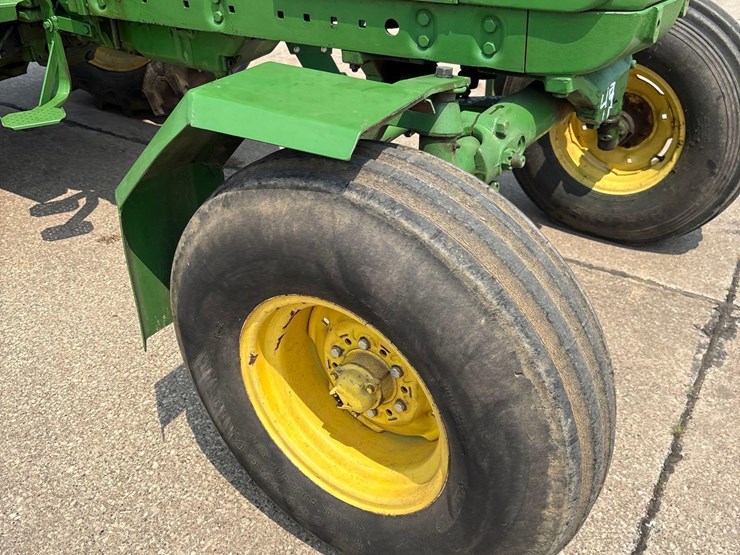 john-deere-3020-image-14