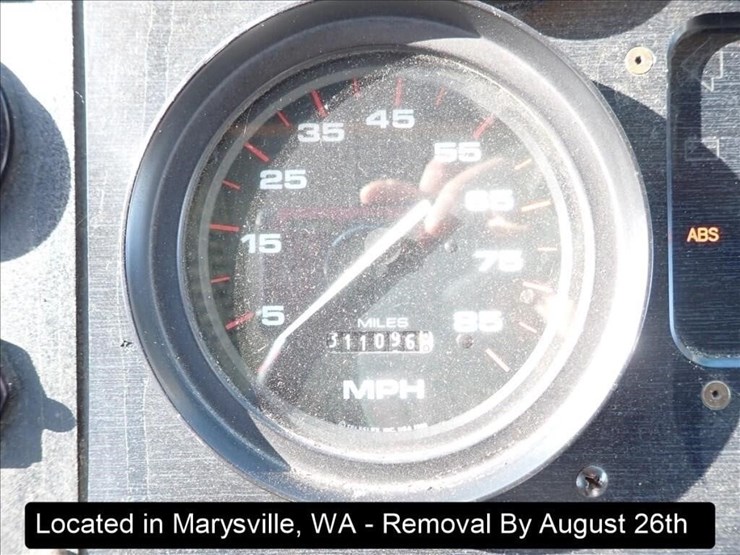 2001-freightliner-mt55-image-15