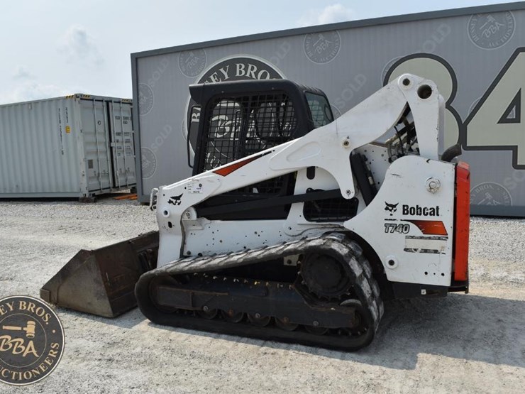 2019-bobcat-t740-image-12