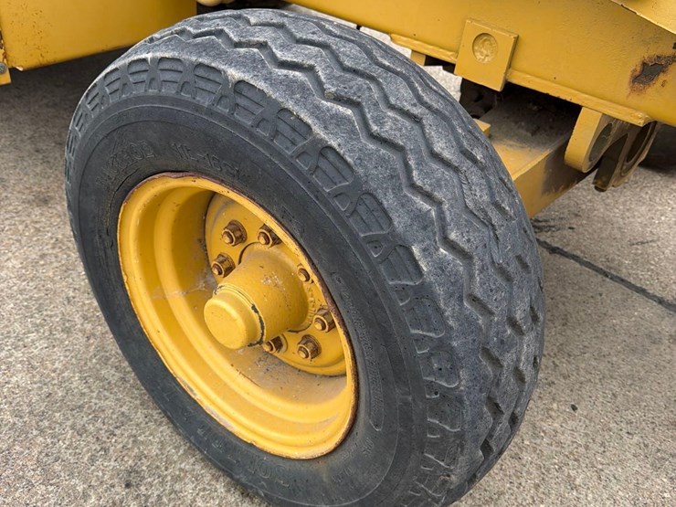 caterpillar-416-image-17