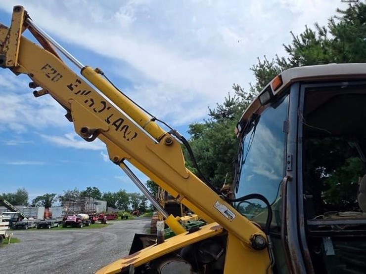 new-holland-555e-image-26