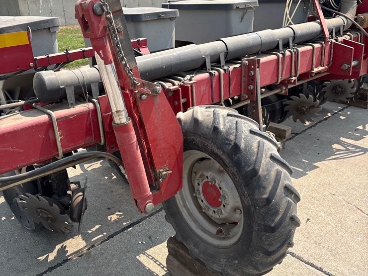 case-ih-1200-image-22