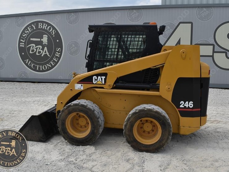 caterpillar-246-image-13