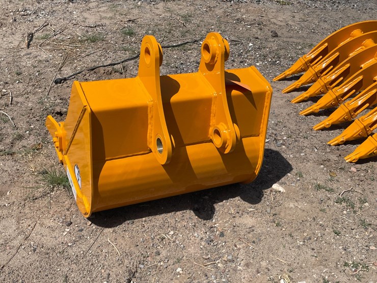 2026-caterpillar-305-image-5