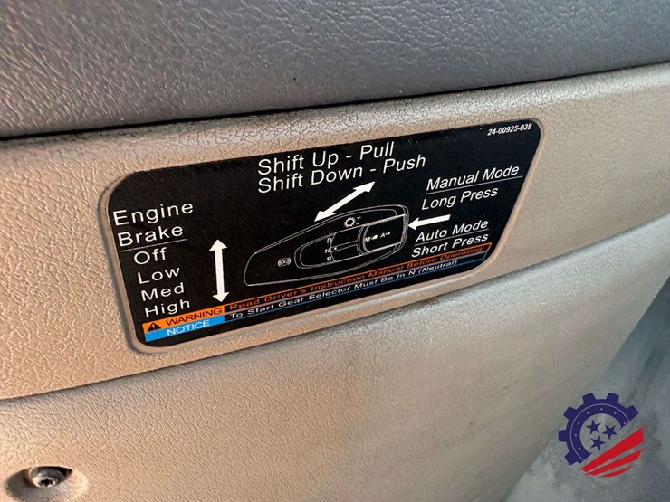 2017-freightliner-cascadia-113-image-58