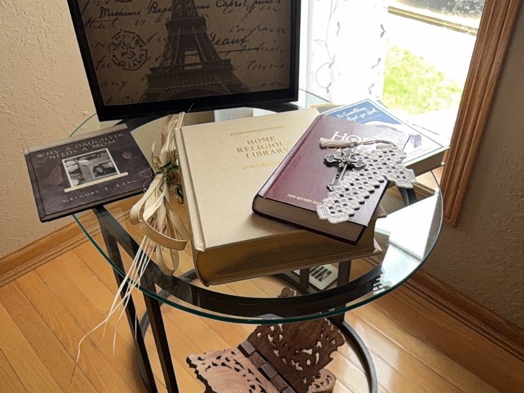 modern-diamond-shaped-wall-decoration,-eifel-tower-background-piece,-religious-books-and-other-items.-(less-table)-image-5