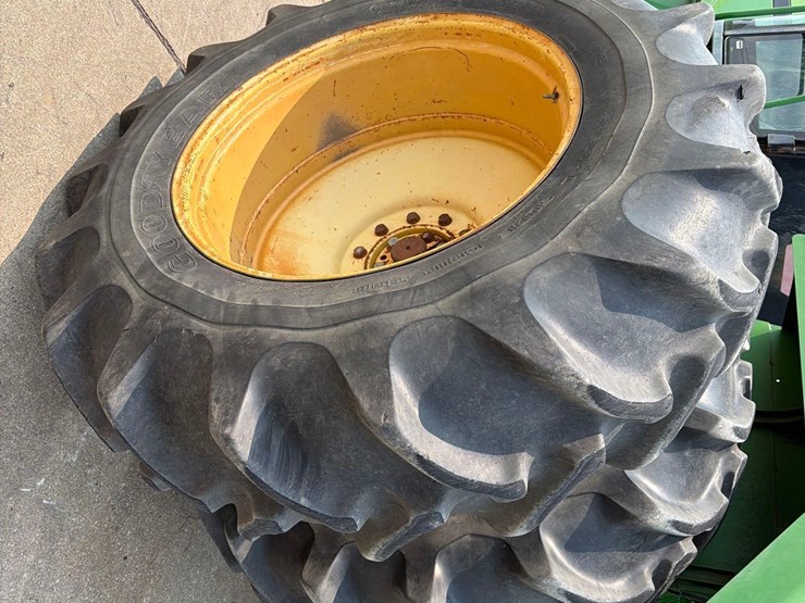 john-deere-8560-image-32