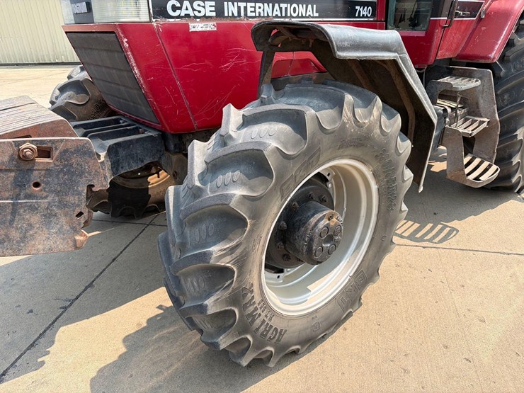 case-ih-7140-image-24
