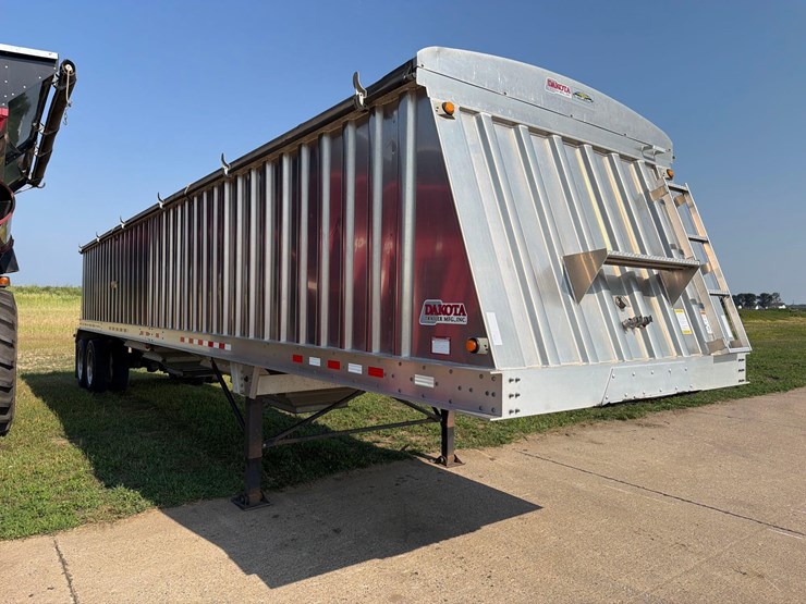 2010-dakota-4100-41ft-semi-grain-trailer-image-3