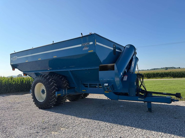 2002-kinze-1050-image-1