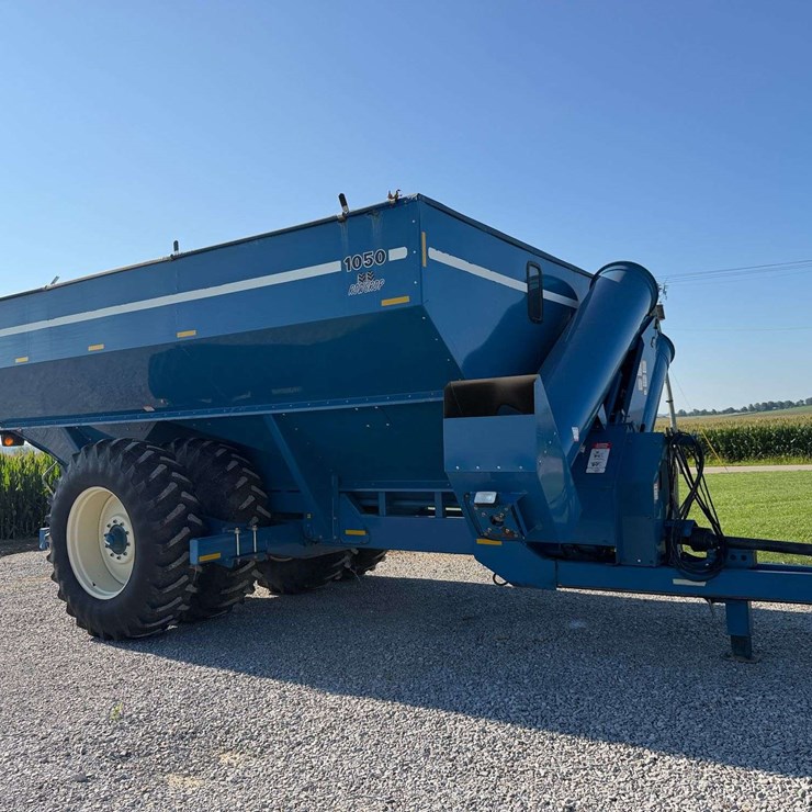 2002 KINZE 1050