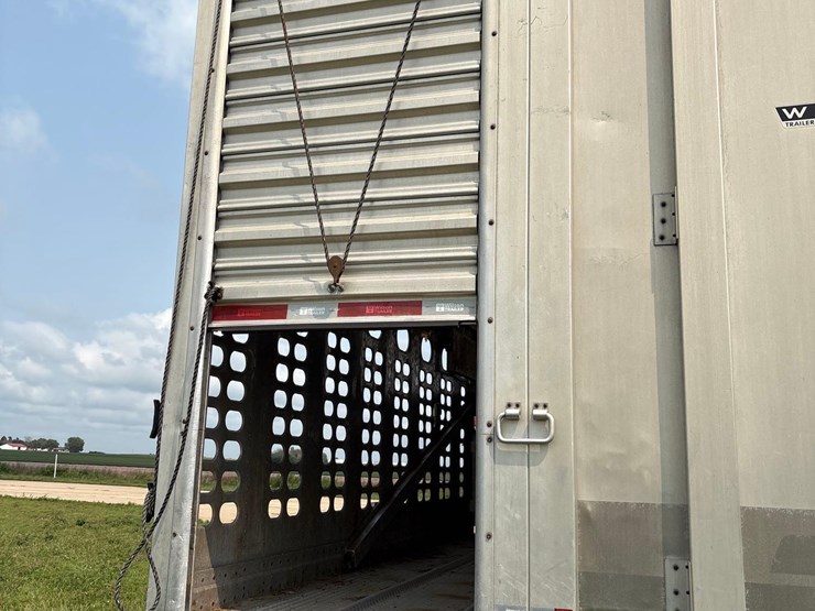 2014-wilson-livestock-trailer-image-63