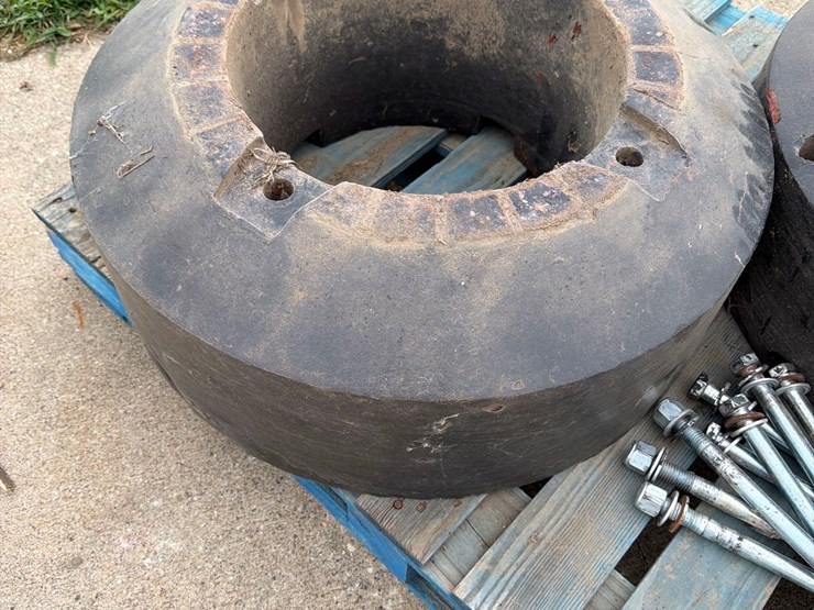2-case-ih-wheel-weights-image-4