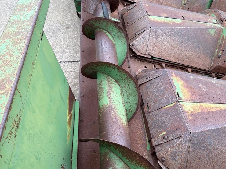 john-deere-444-image-14