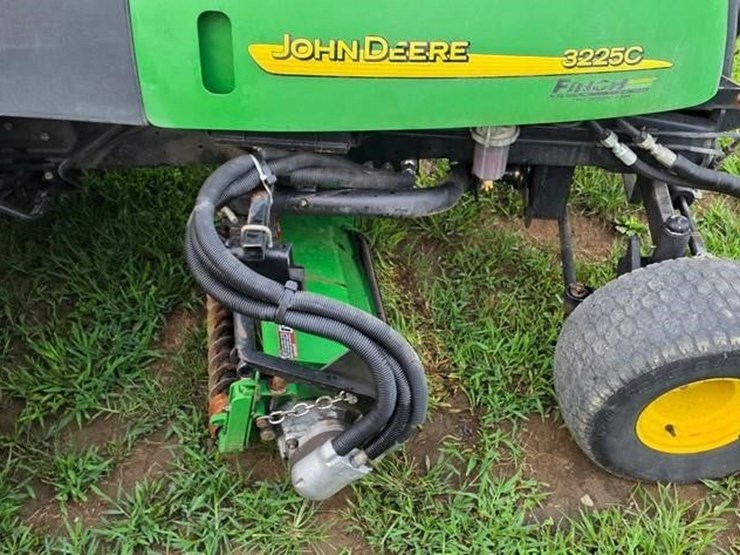 2005-john-deere-3225c-image-18