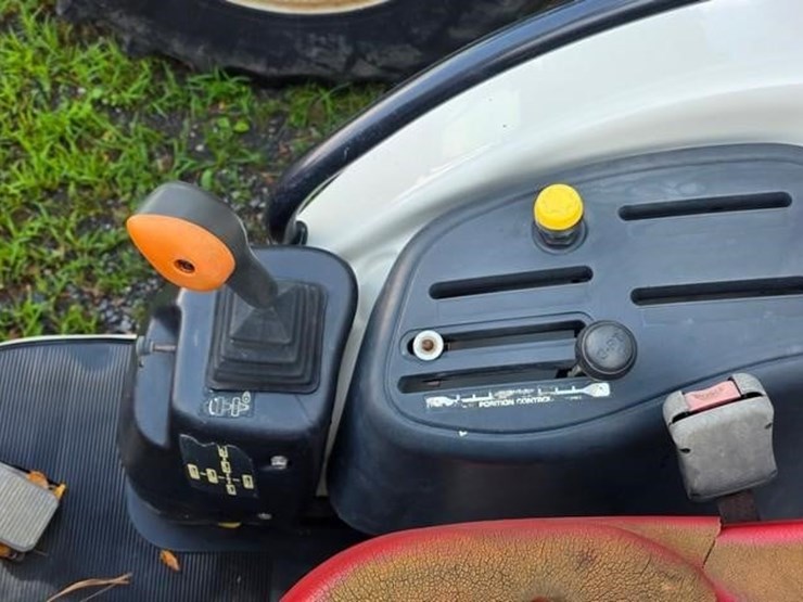 new-holland-boomer-8n-image-45