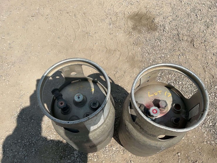 (2)-aluminum-propane-tanks-image-2
