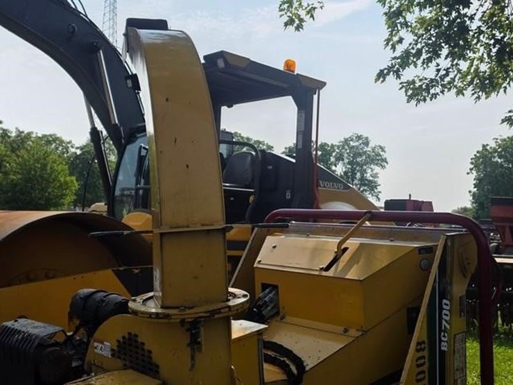 2016-vermeer-bc700xl-image-9