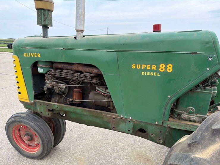oliver-super-88-image-17