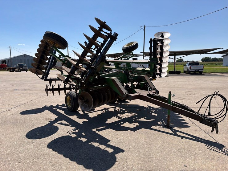 john-deere-630-image-4