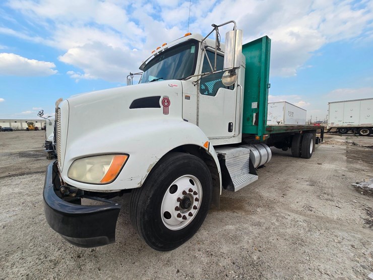2010-kenworth-t370-image-1