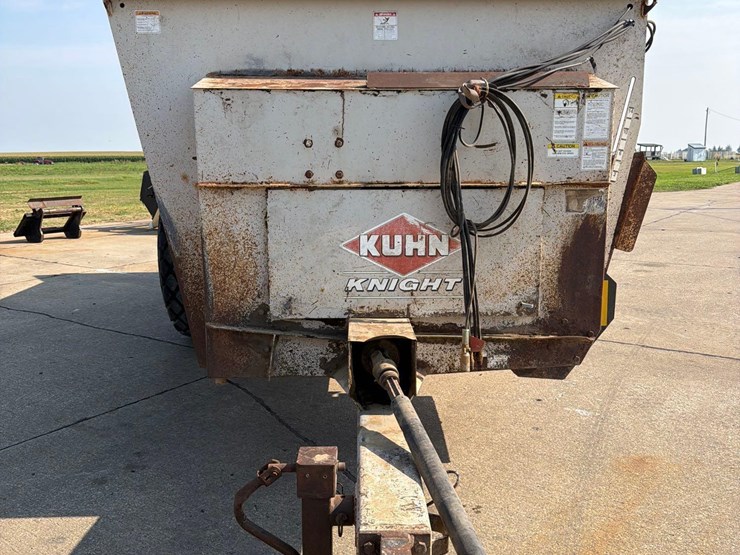 kuhn-knight-8140-image-2
