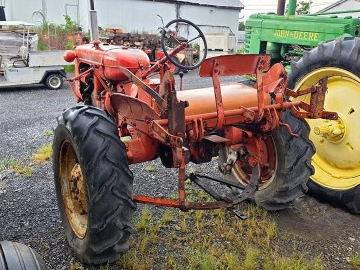 allis-chalmers-ca-tractor-w/cultivators-(runs)-image-3