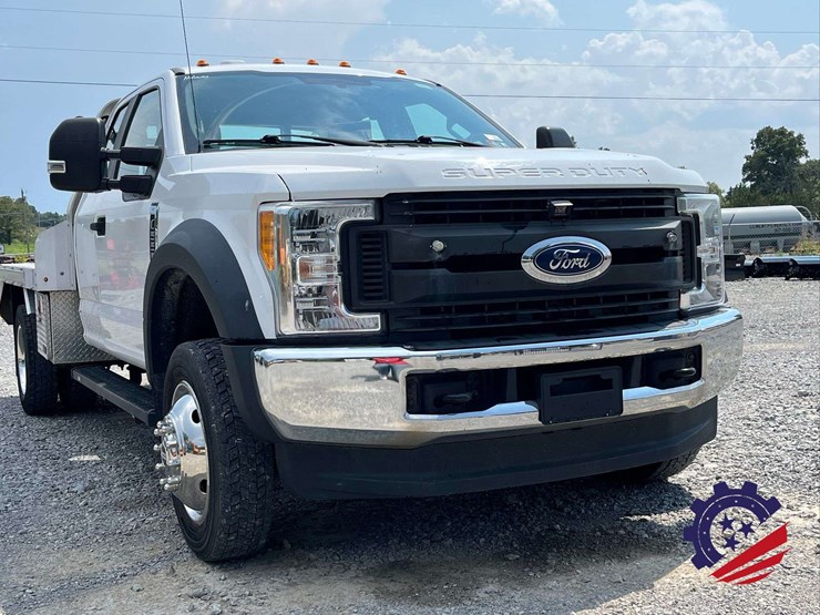 2017-ford-f550-xl-image-14