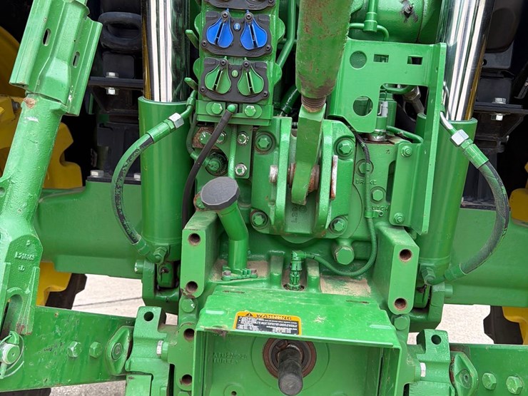 2021-john-deere-6155r-image-11