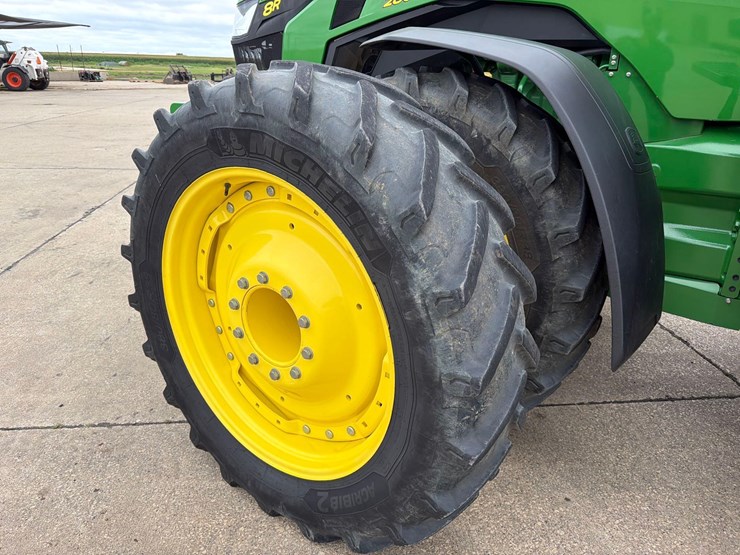 2022-john-deere-8r-280-image-23