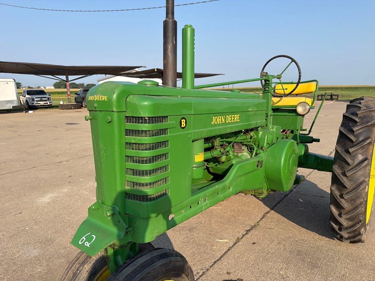 john-deere-b-image-12