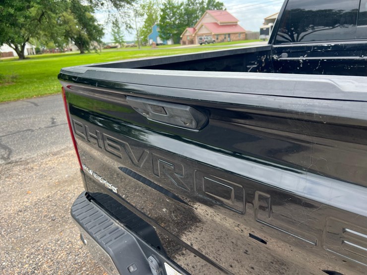 2022-chevrolet-silverado-1500-image-32