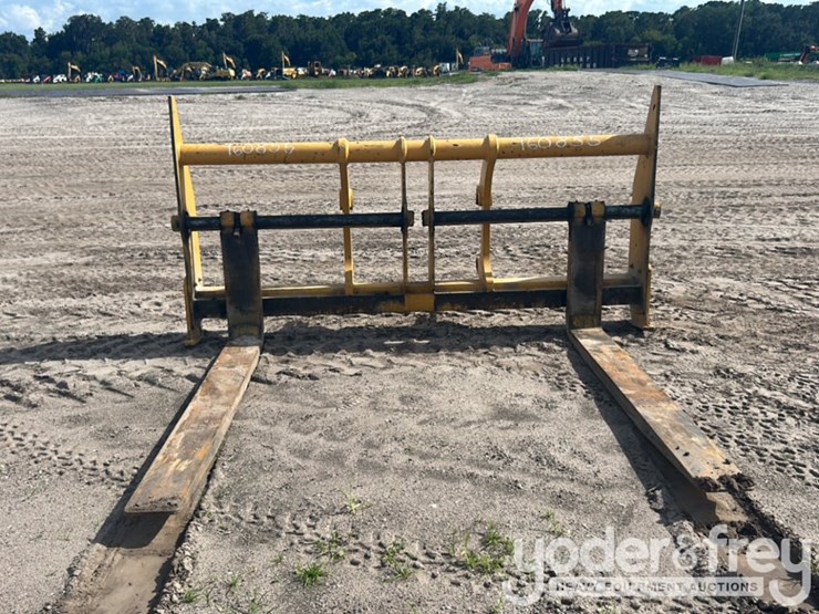john-deere-444-image-5