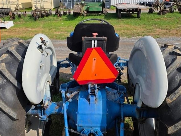 ford-4000-image-14
