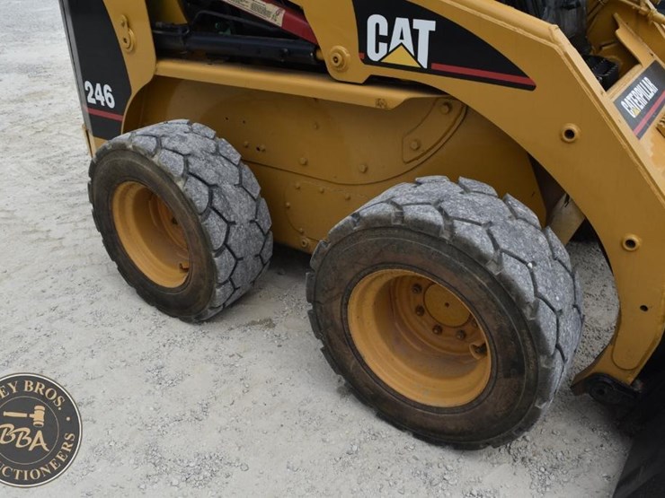 caterpillar-246-image-26