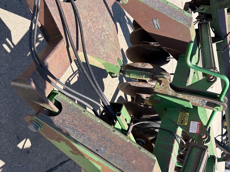 john-deere-630-image-26