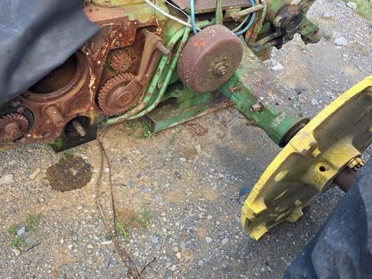 john-deere-tractor-(not-running)-image-11