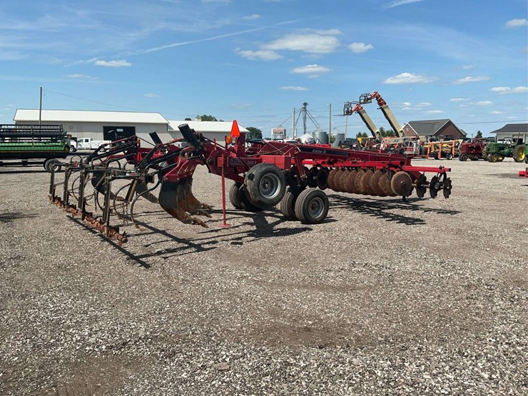 case-ih-6800-image-6