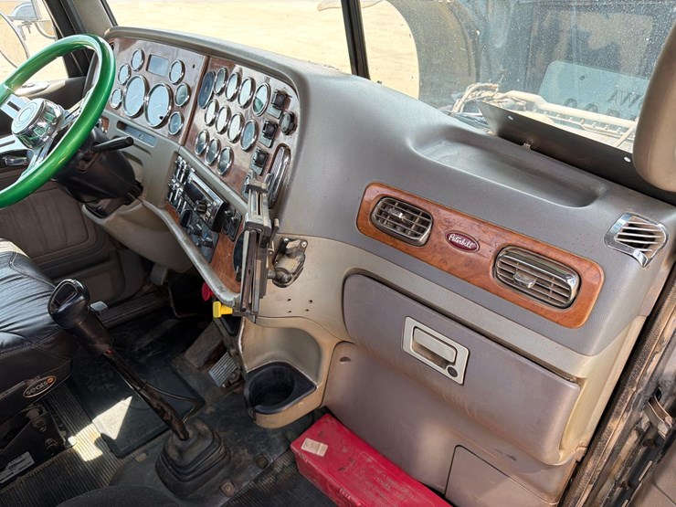 2007-peterbilt-379-image-64