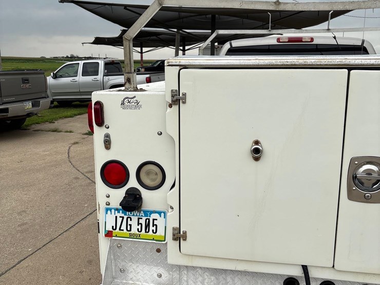 1999-chevrolet-k2500-image-25