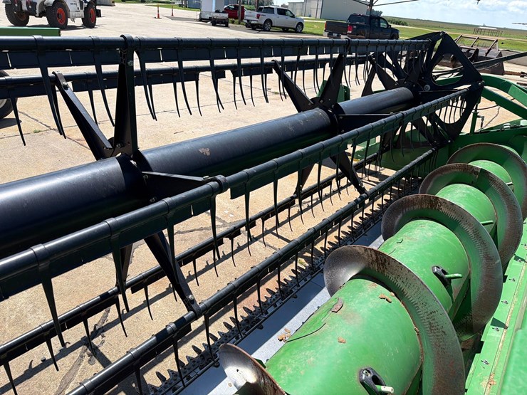 john-deere-630f-image-27