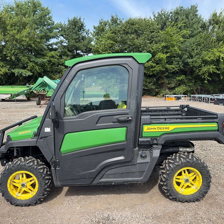 2022 JOHN DEERE GATOR
