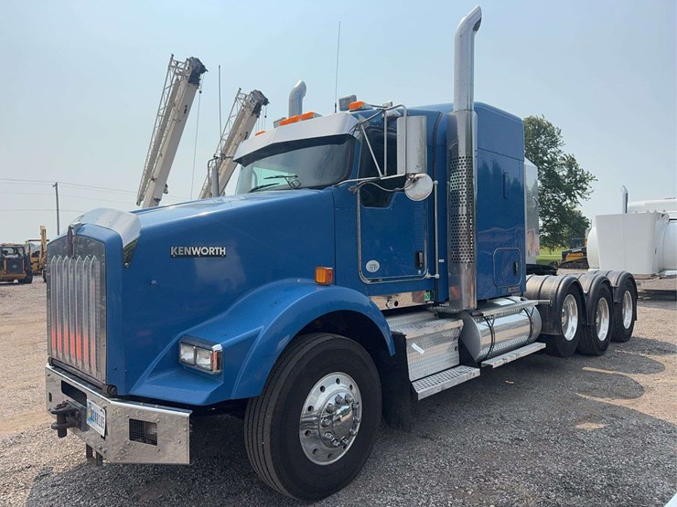2012-kenworth-t800-image-2
