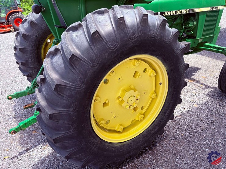john-deere-2840-image-13