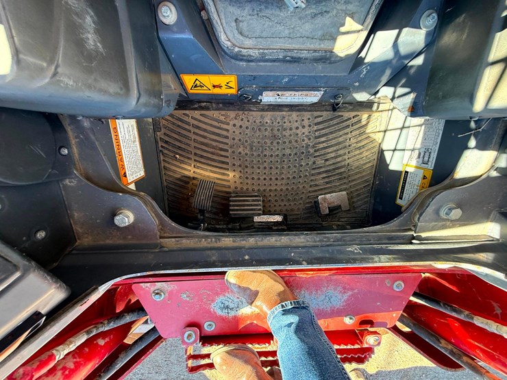 2020-takeuchi-tl8r2-image-8
