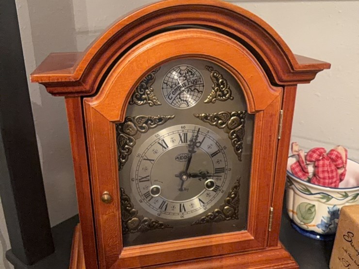 31-day-wind,-chiming-mantle-clock.-has-pendleton,-less-key.-includes-miscellaneous-items-pictured-image-3